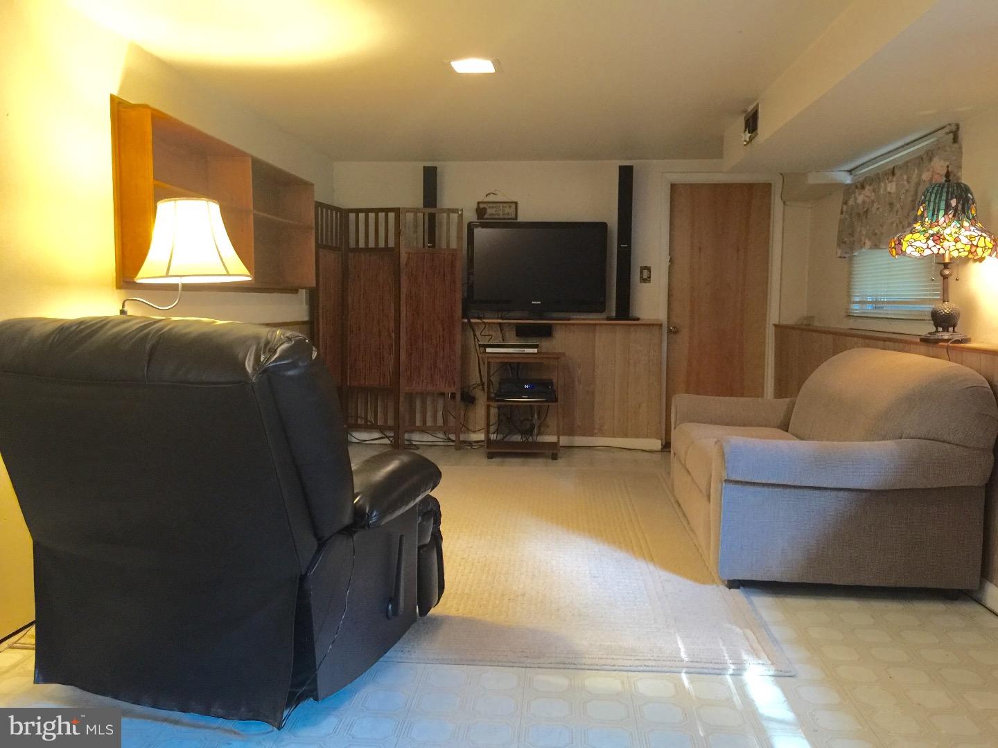 716 Cypress Road Warminster, PA 18974 - Photo 11 of 25 Family Room