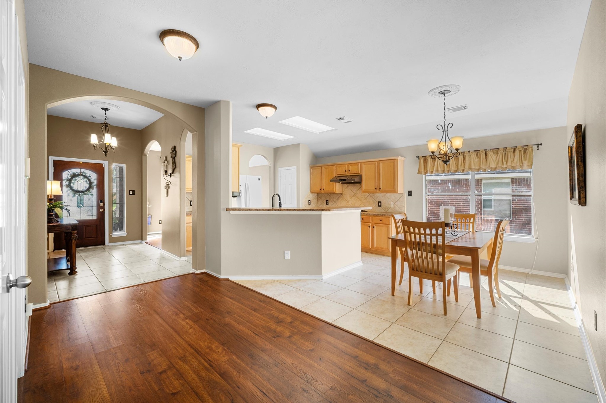 2411 Fern Lacy Drive Spring, TX 77388 - Photo 7 of 26 Entry/Kitchen/Breakfast Room