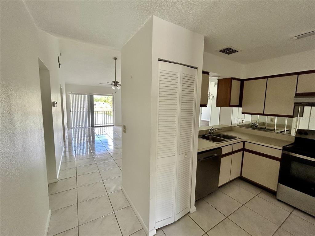 6519 Spring Flower Drive, Unit 24 New Port Richey, FL 34653 - Photo 4 of 42