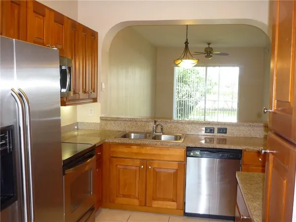 $2,400 | 3500 Oaks Clubhouse Drive, Pompano Beach, FL 33069