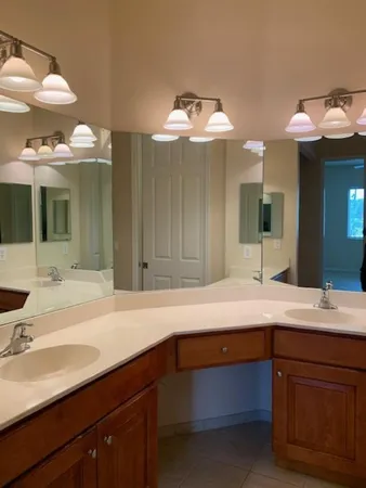 $2,400 | 3500 Oaks Clubhouse Drive, Pompano Beach, FL 33069