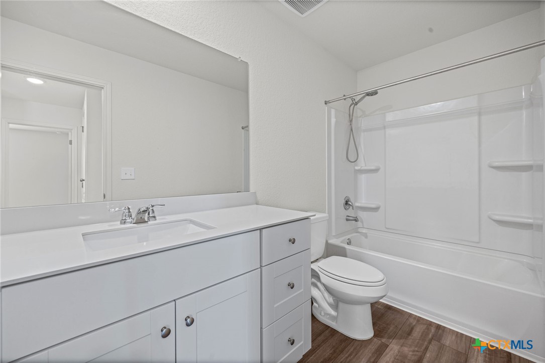 231 Enforcer Loop Jarrell, TX 76537 - Photo 29 of 41 Full Guest Bathroom Upstairs