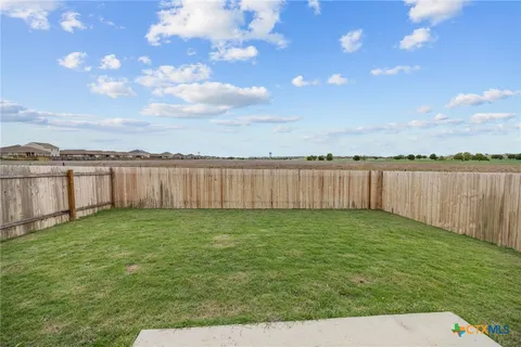 $385,000 | 231 Enforcer Loop, Jarrell, TX 76537
