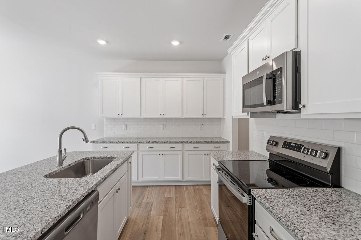 112 Powell Townes Way, Unit 294 Raleigh, NC 27603 - Photo 13 of 40 FMWeb15
