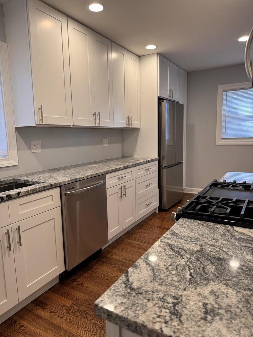 113 Delaware Street Crystal Lake, IL 60014 - Photo 4 of 16