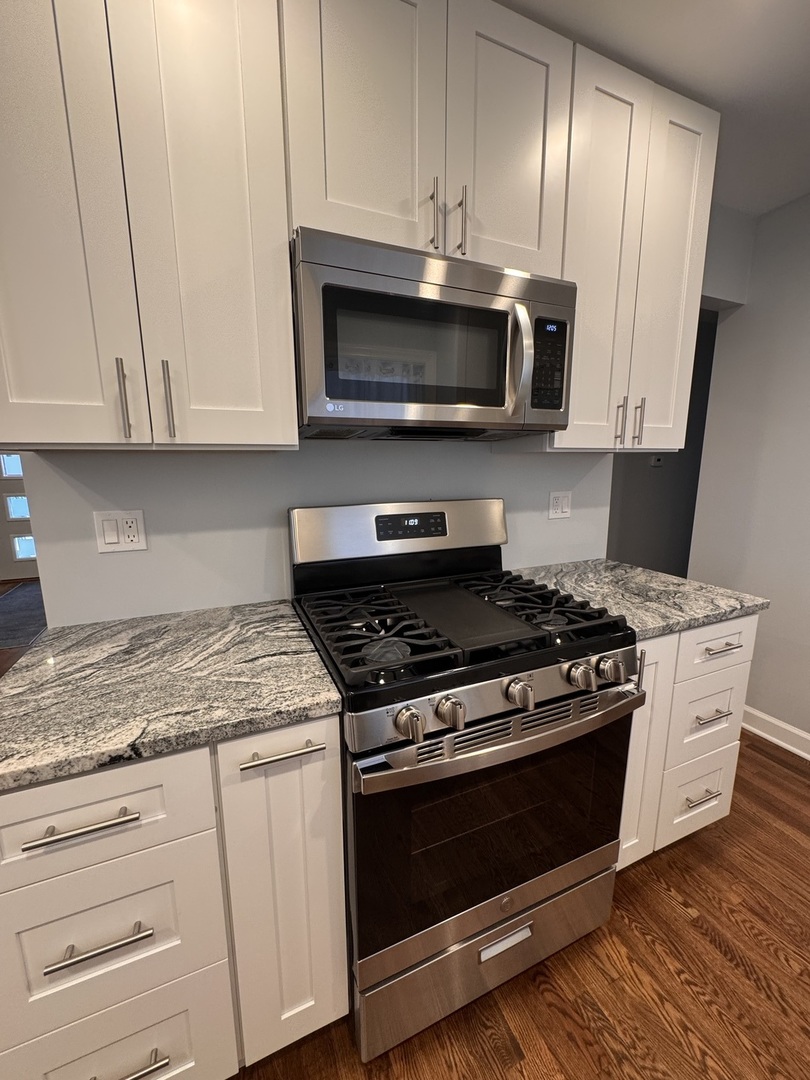 113 Delaware Street Crystal Lake, IL 60014 - Photo 7 of 16