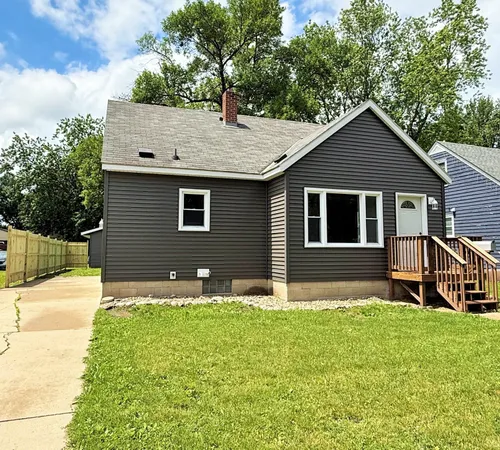 $210,000 | 1004 6th Street Southwest, Willmar, MN 56201