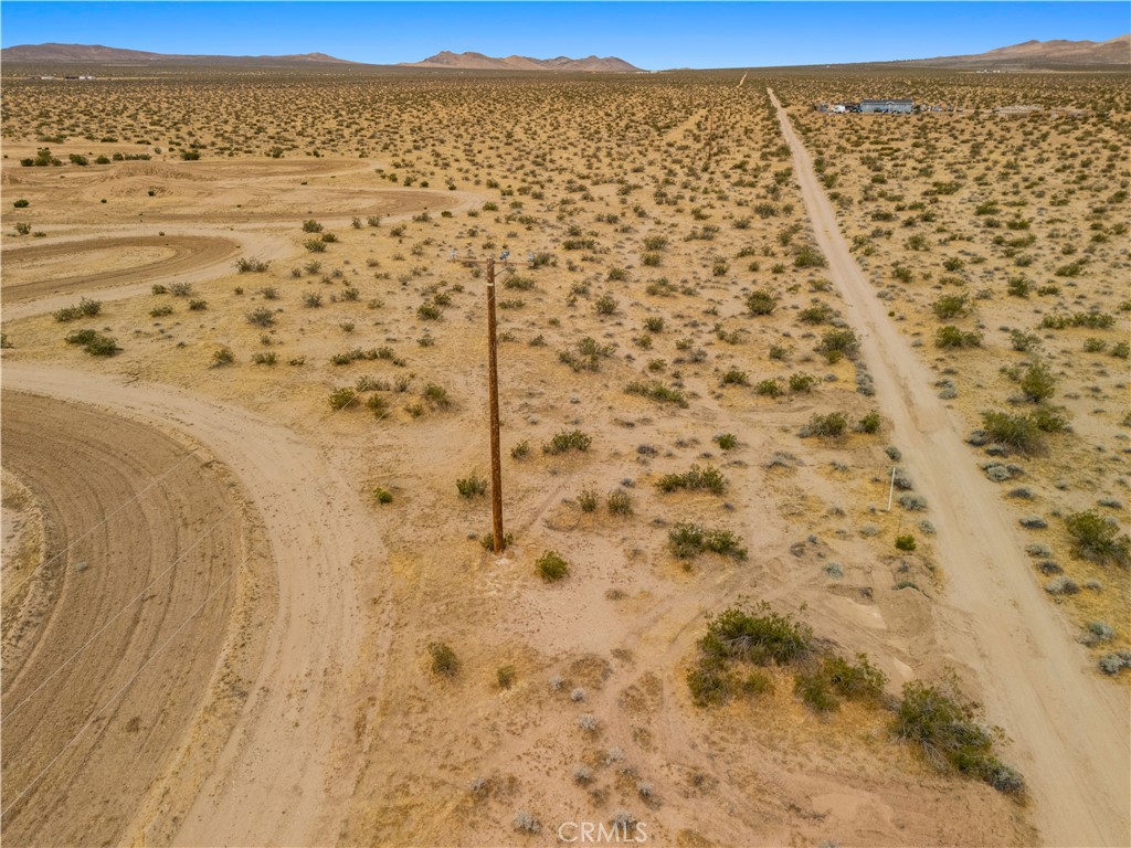 4625813 Drifting Sands Road Adelanto, CA 92301 - Photo 12 of 20