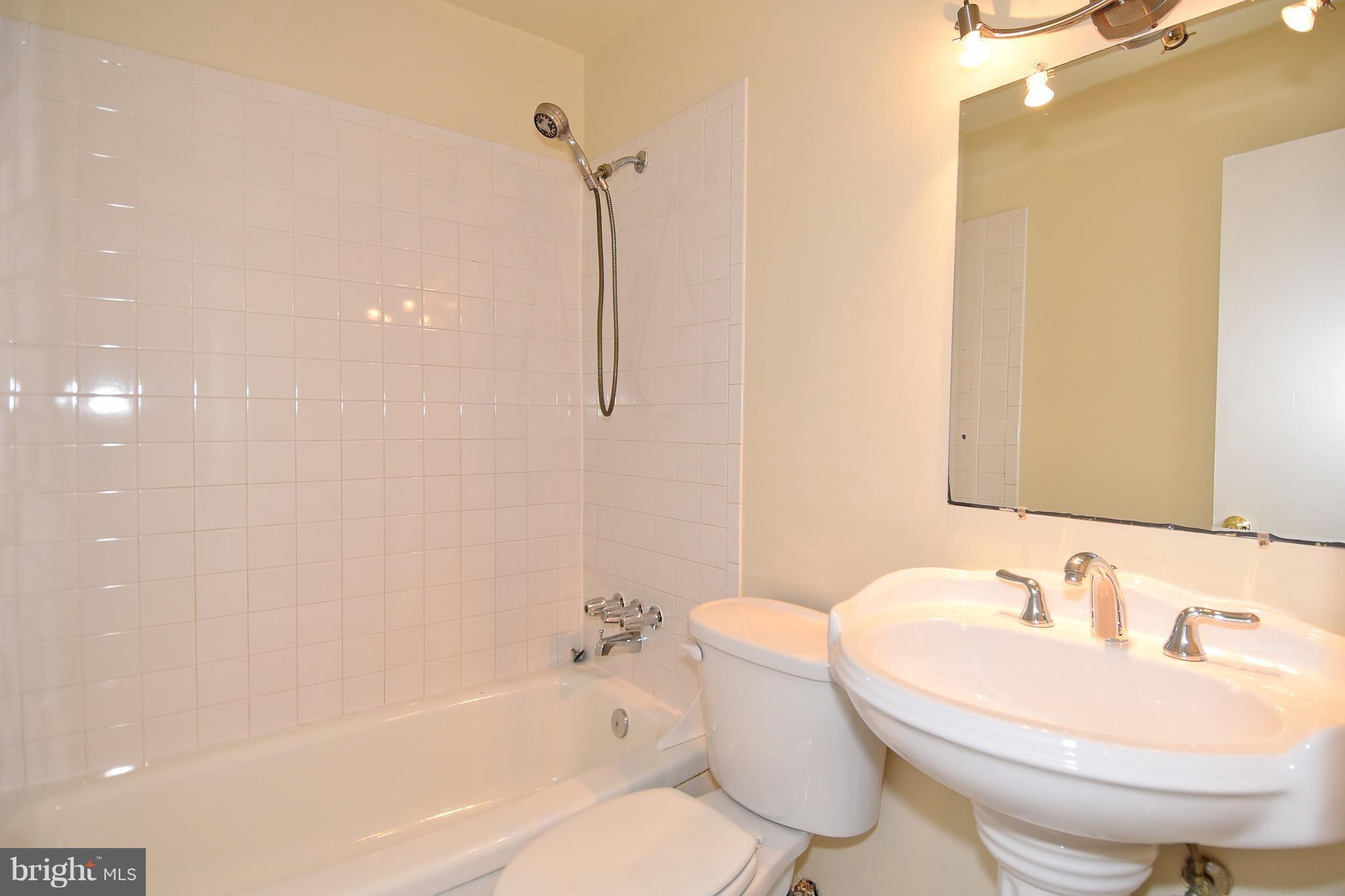3337 Claridge Court Silver Spring, MD 20902 - Photo 19 of 29 Bath