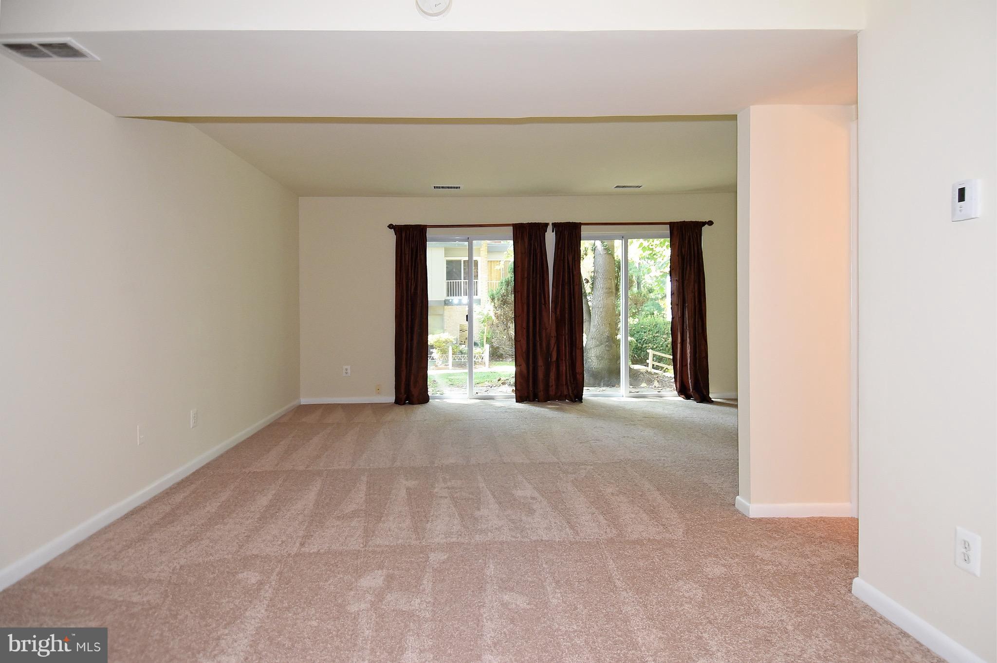 3337 Claridge Court Silver Spring, MD 20902 - Photo 5 of 29 Living Room