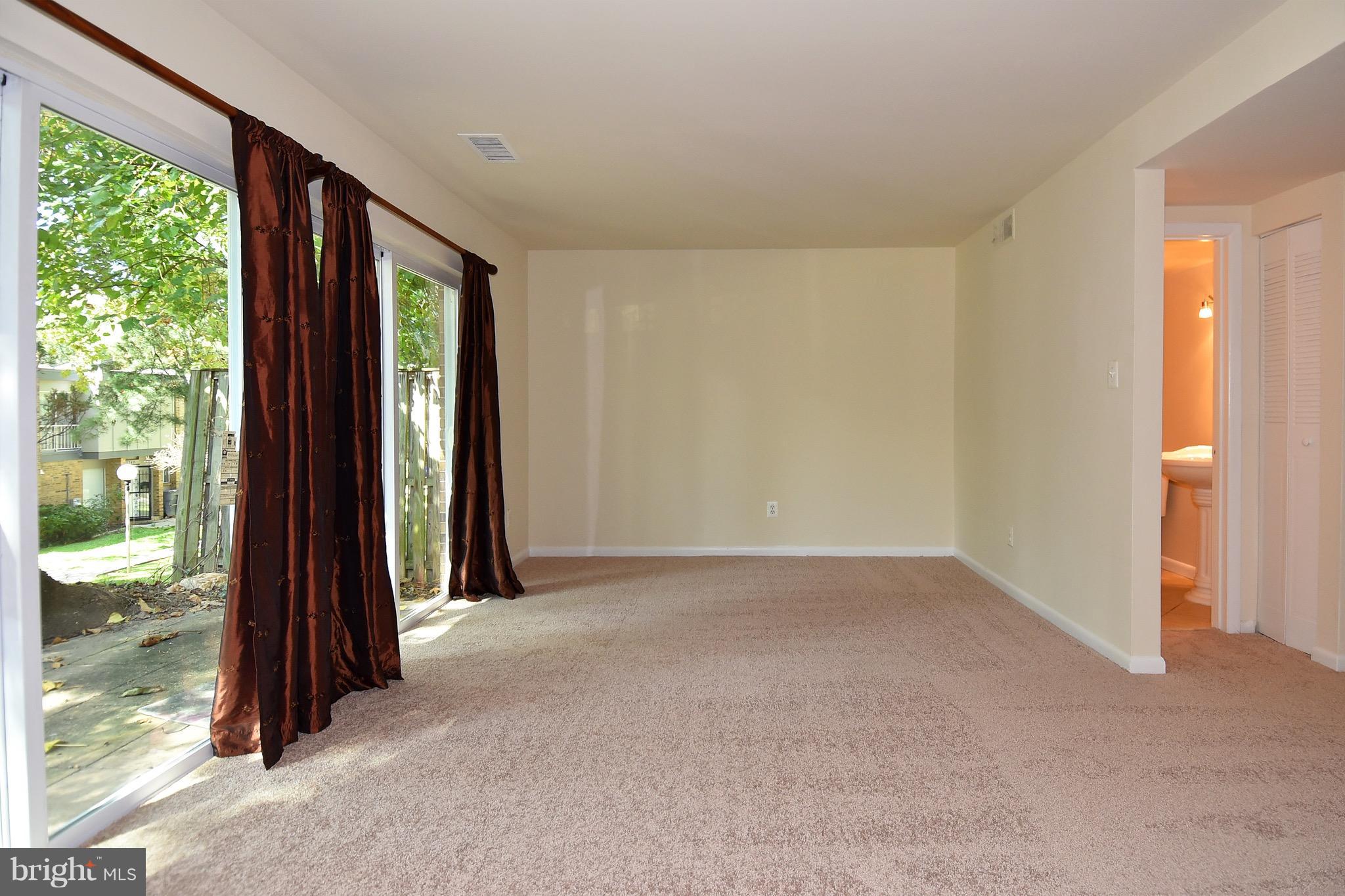 3337 Claridge Court Silver Spring, MD 20902 - Photo 7 of 29 Living Room
