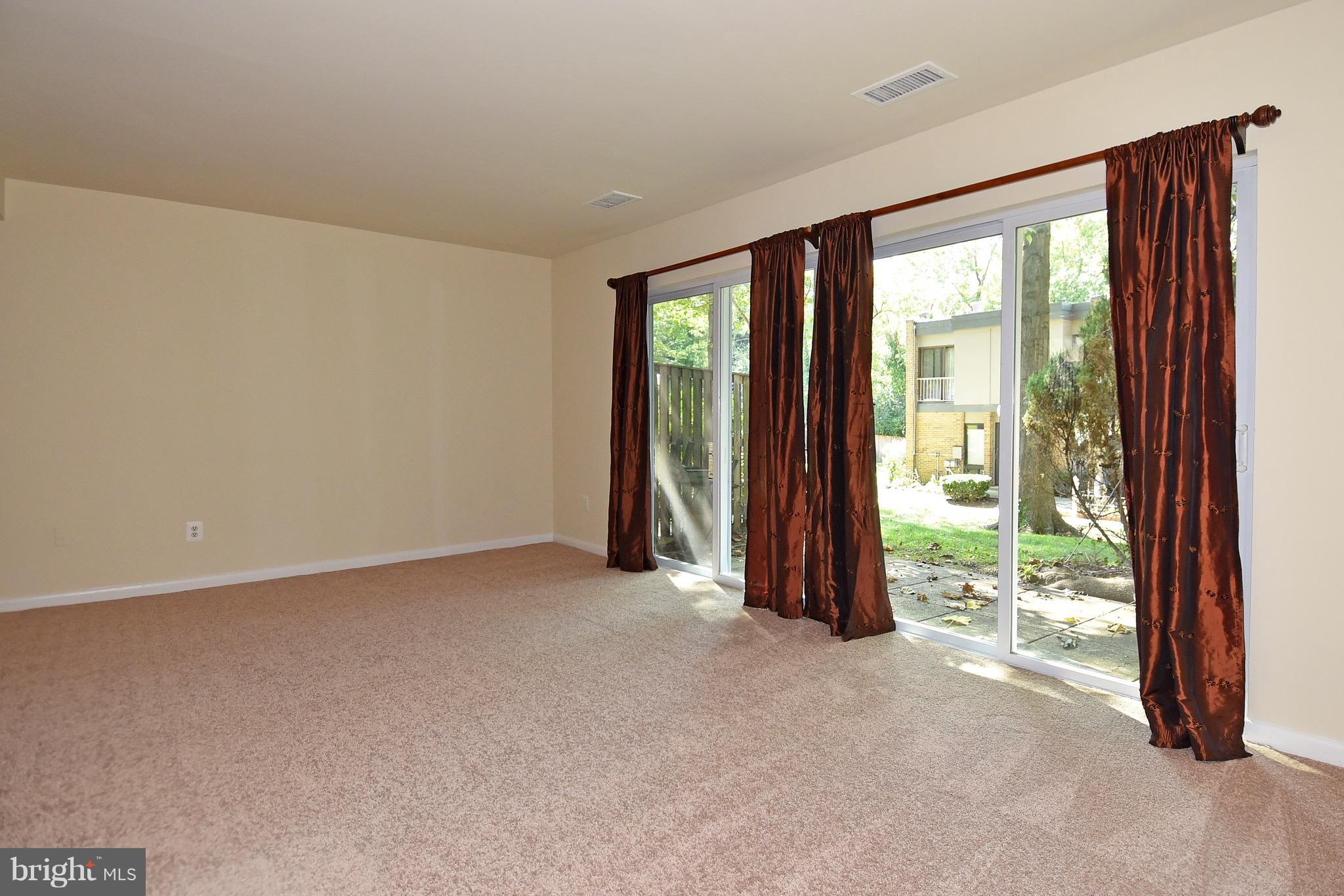 3337 Claridge Court Silver Spring, MD 20902 - Photo 8 of 29 Living Room