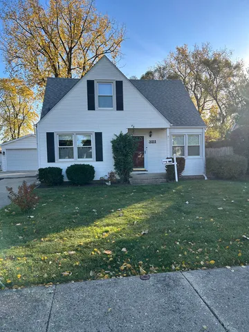 $364,900 | 3111 Stillwell Drive, Des Plaines, IL 60018