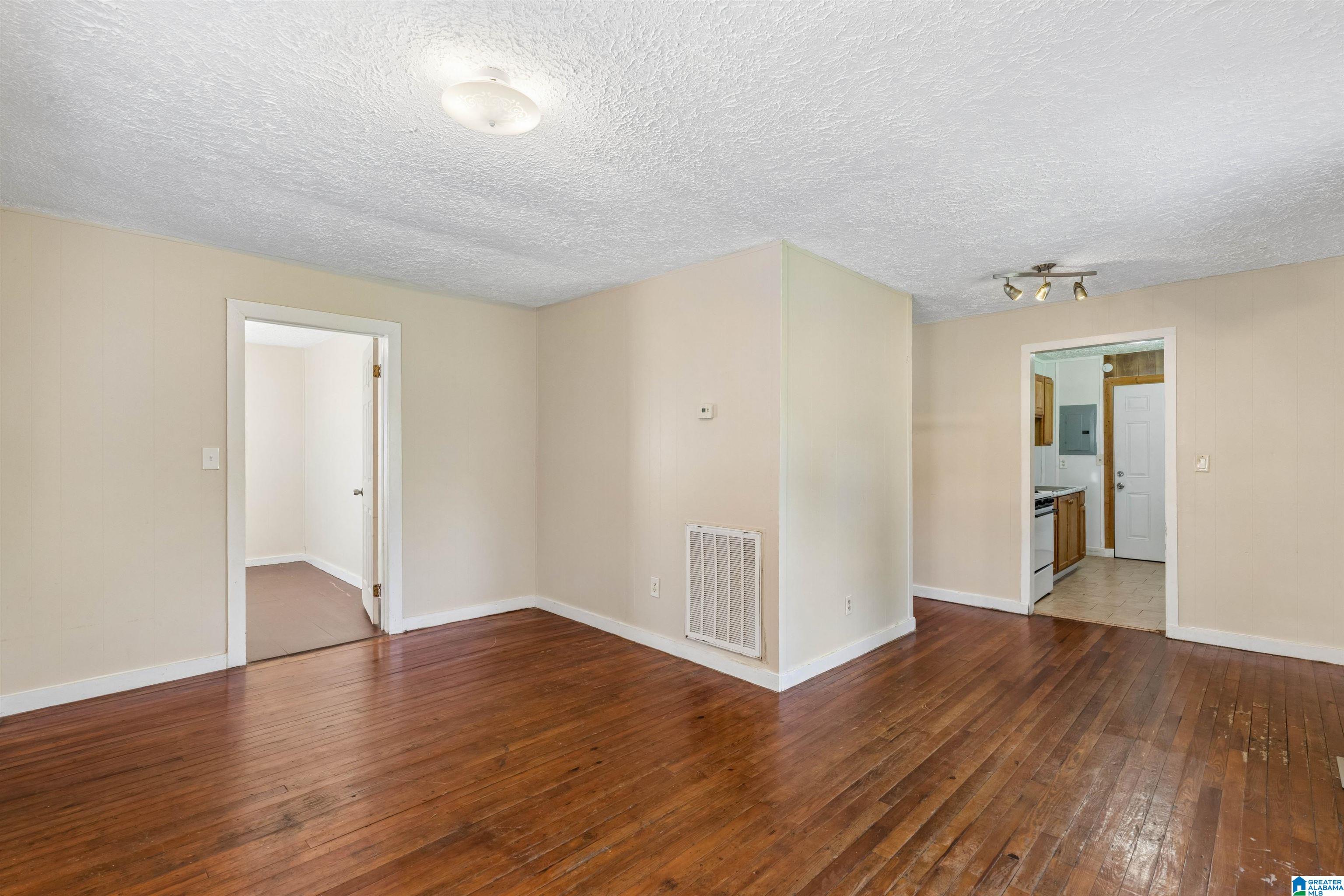 203 Noble Road Sylacauga, AL 35150 - Photo 9 of 23