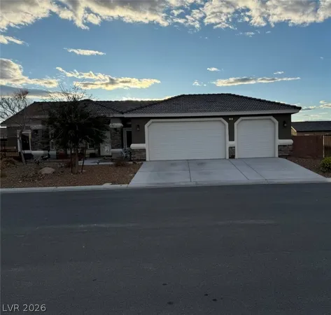 $399,900 | 170 South Magnolia Boulevard, Pahrump, NV 89048