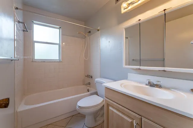 $1,950 | 5951 Northeast 14th Lane, Unit 308N, Fort Lauderdale, FL 33334