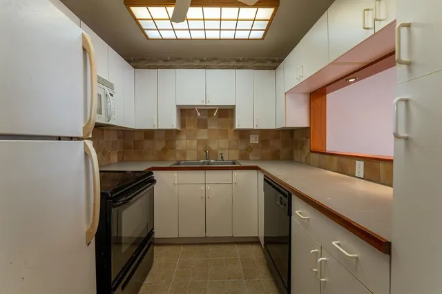 $1,950 | 5951 Northeast 14th Lane, Unit 308N, Fort Lauderdale, FL 33334