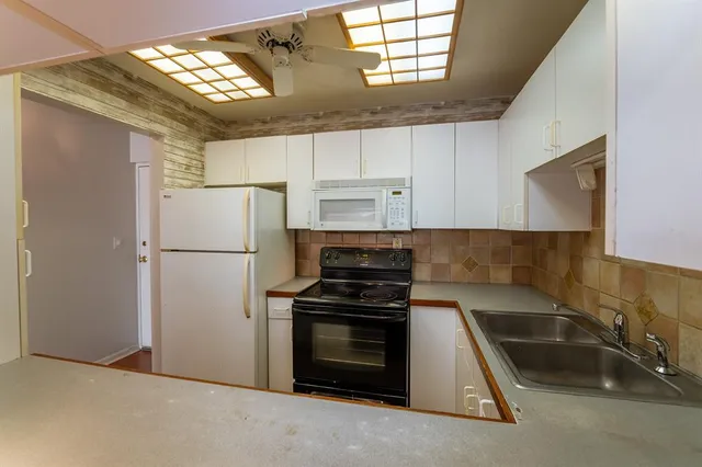 $1,950 | 5951 Northeast 14th Lane, Unit 308N, Fort Lauderdale, FL 33334