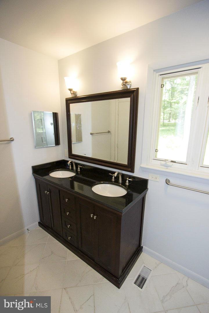 10816 Hudson Road Owings Mills, MD 21117 - Photo 12 of 23 Bath (Master)