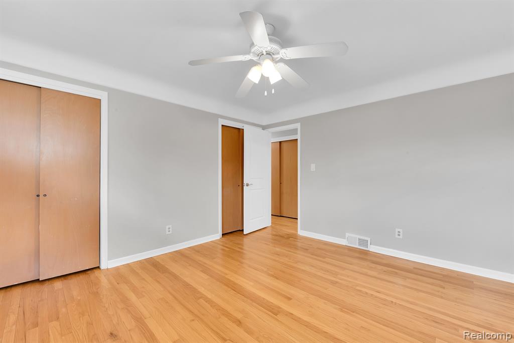 28390 New Castle Road Farmington, MI 48331 - Photo 24 of 37