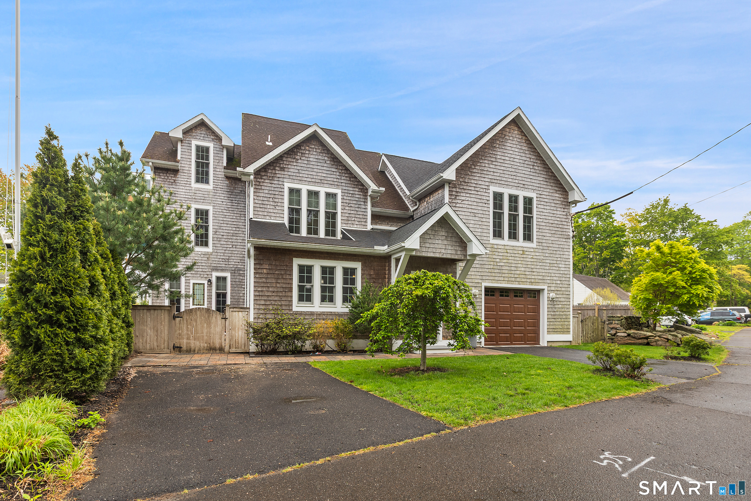 25 Brocketts Point Road Branford, CT 06405 - Photo 2 of 40