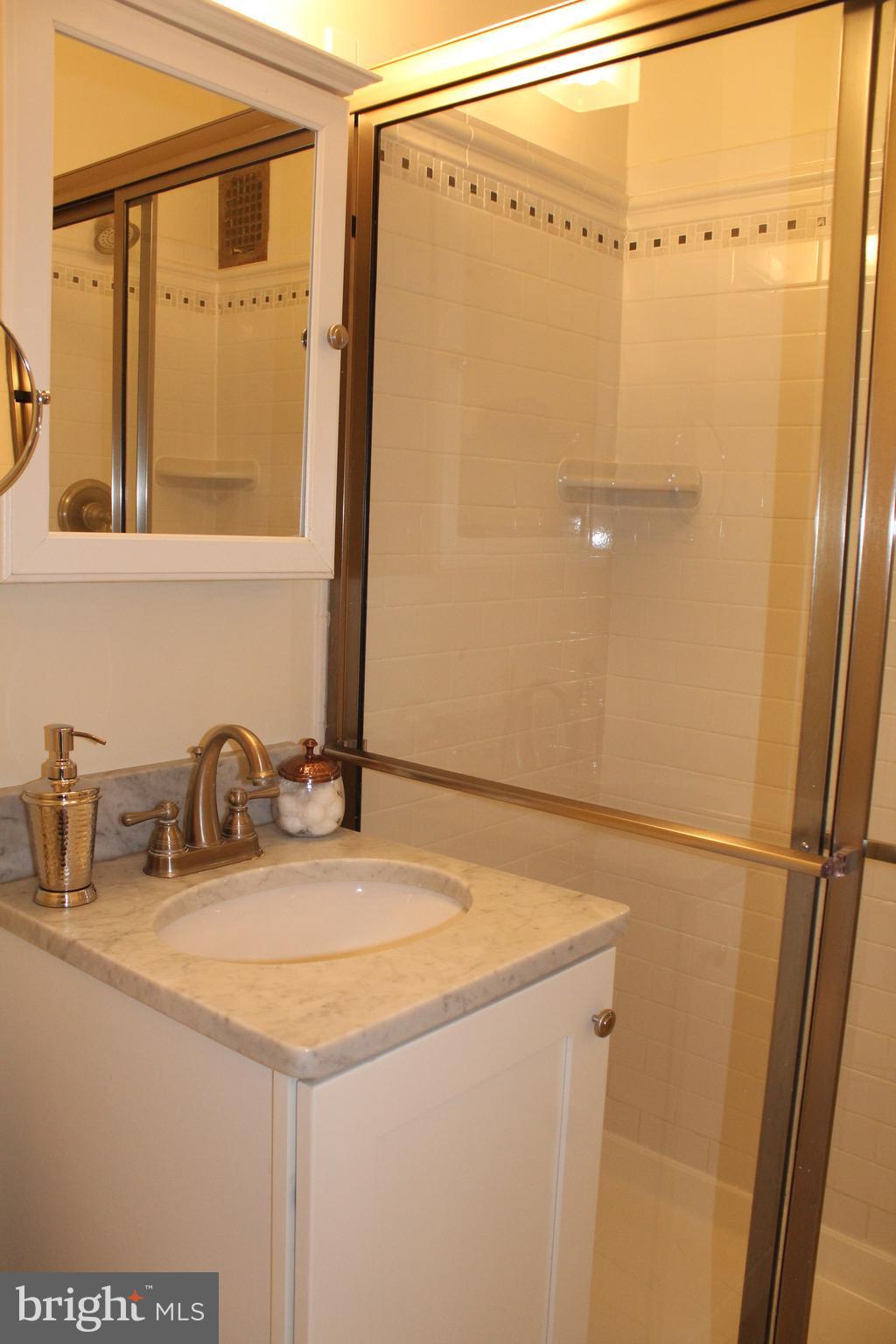 2031 Locust Street, Unit 302 Philadelphia, PA 19103 - Photo 12 of 19