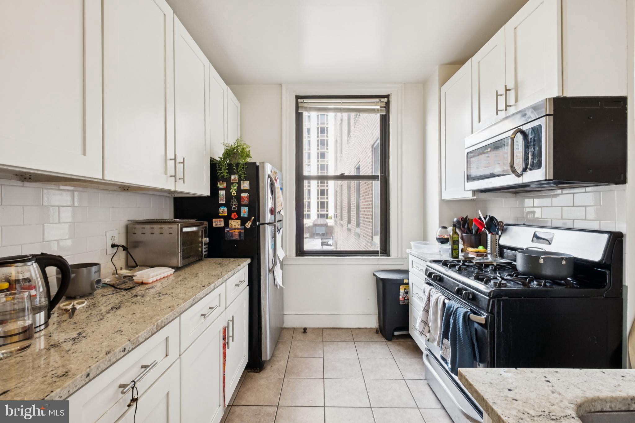 2031 Locust Street, Unit 302 Philadelphia, PA 19103 - Photo 3 of 15