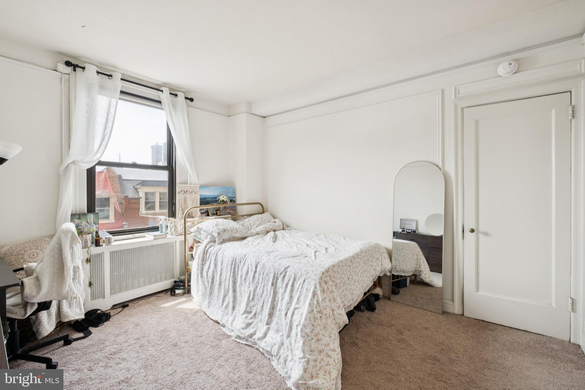 2031 Locust Street, Unit 302 Philadelphia, PA 19103 - Photo 4 of 15