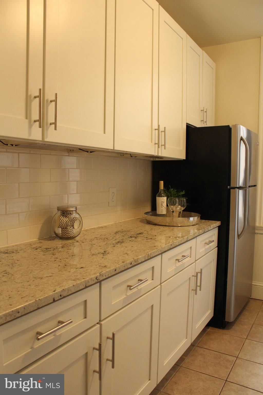 2031 Locust Street, Unit 302 Philadelphia, PA 19103 - Photo 5 of 19