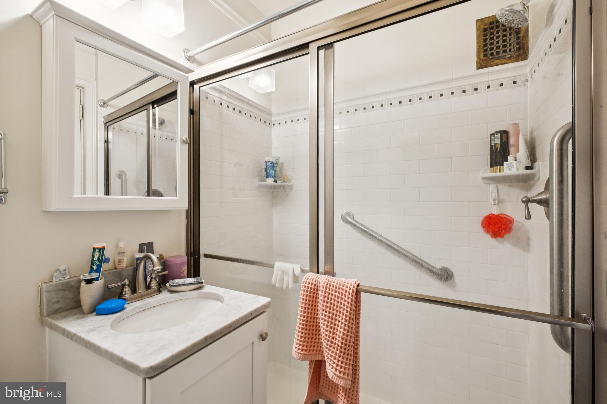 2031 Locust Street, Unit 302 Philadelphia, PA 19103 - Photo 7 of 15