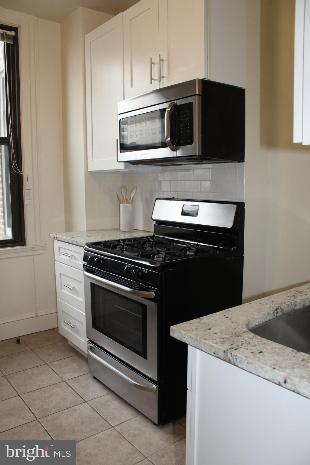 2031 Locust Street, Unit 302 Philadelphia, PA 19103 - Photo 7 of 19