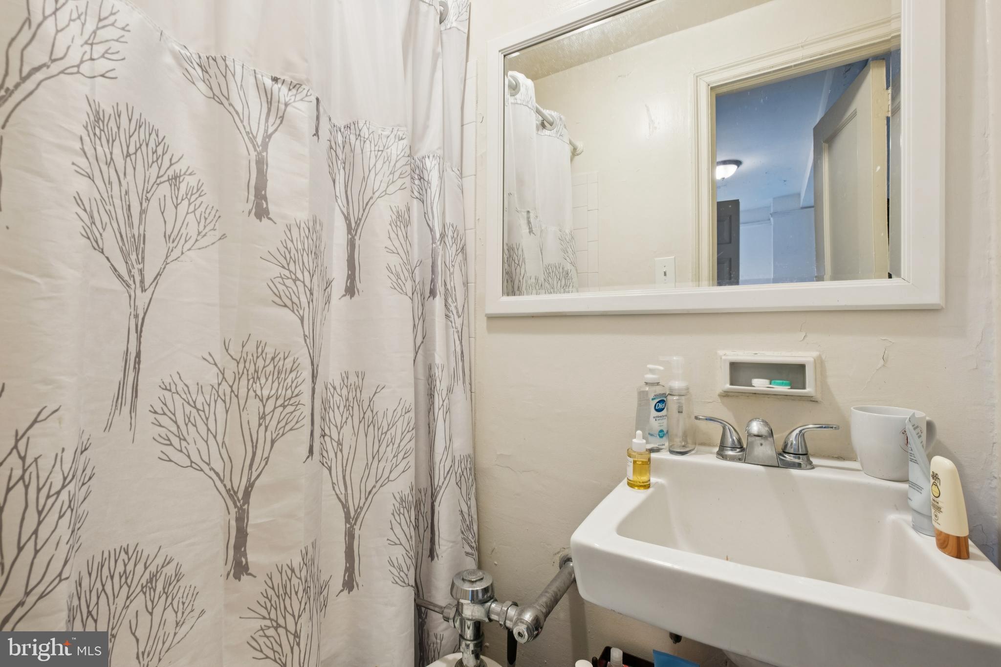 2031 Locust Street, Unit 302 Philadelphia, PA 19103 - Photo 9 of 15