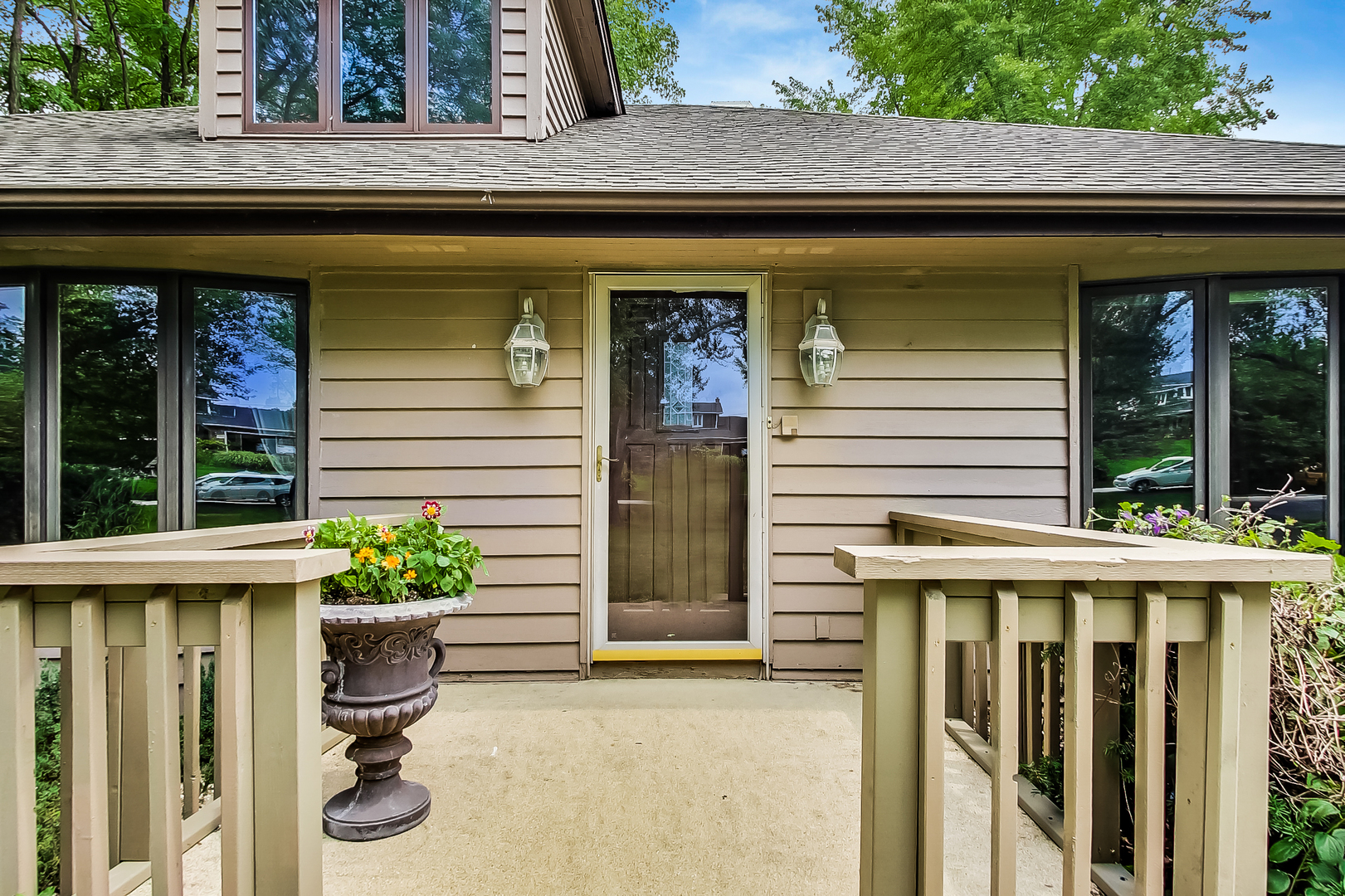 1149 North Doe Road Palatine, IL 60067 - Photo 4 of 46 a view of a wooden door of the house