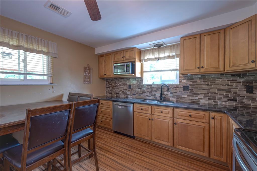327 Beech Road Pittsburgh, PA 15239 - Photo 13 of 48