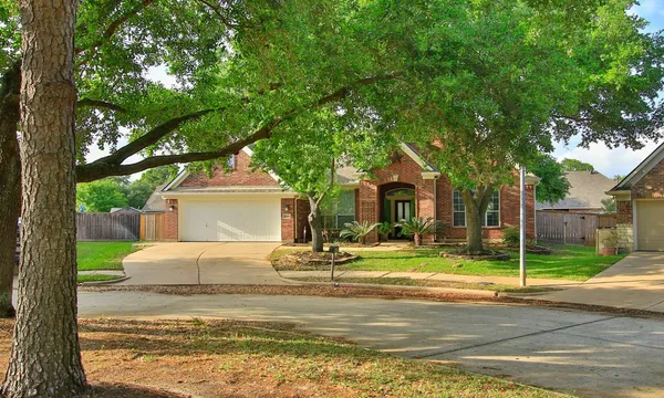 $450,000 | 10606 Steppinstone Court, Spring, TX 77379