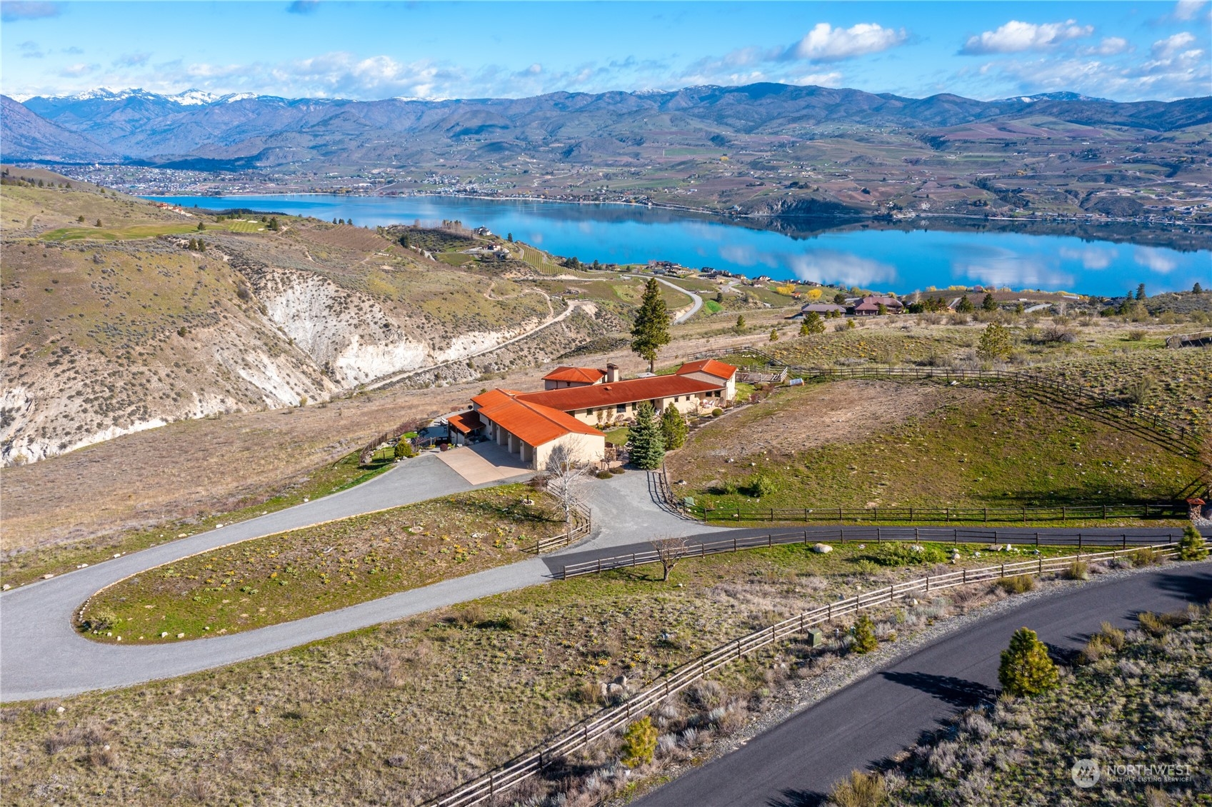 105 Dove Hollow Road Chelan, WA 98816 - Photo 2 of 40 Gallery Image 2