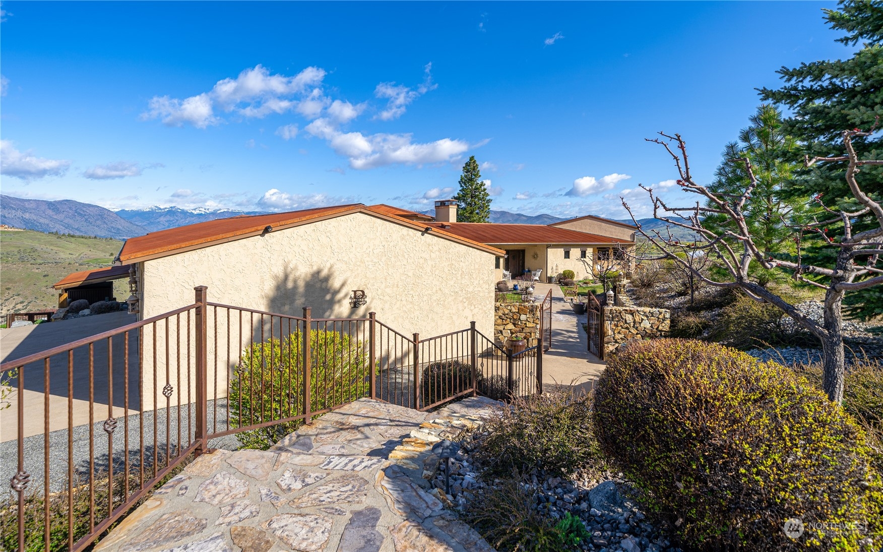 105 Dove Hollow Road Chelan, WA 98816 - Photo 8 of 40 Gallery Image 8