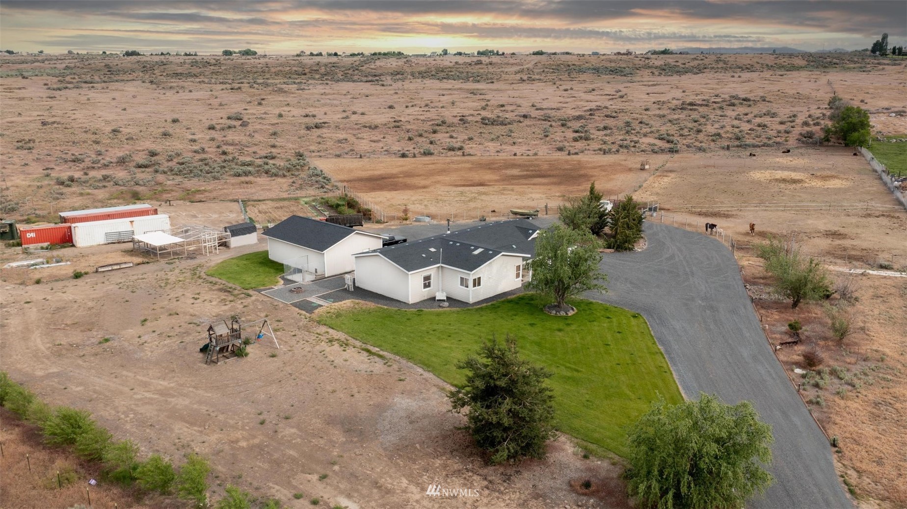 12439 Dodson Road Northwest Ephrata, WA 98823 - Photo 3 of 25 Gallery Image 3