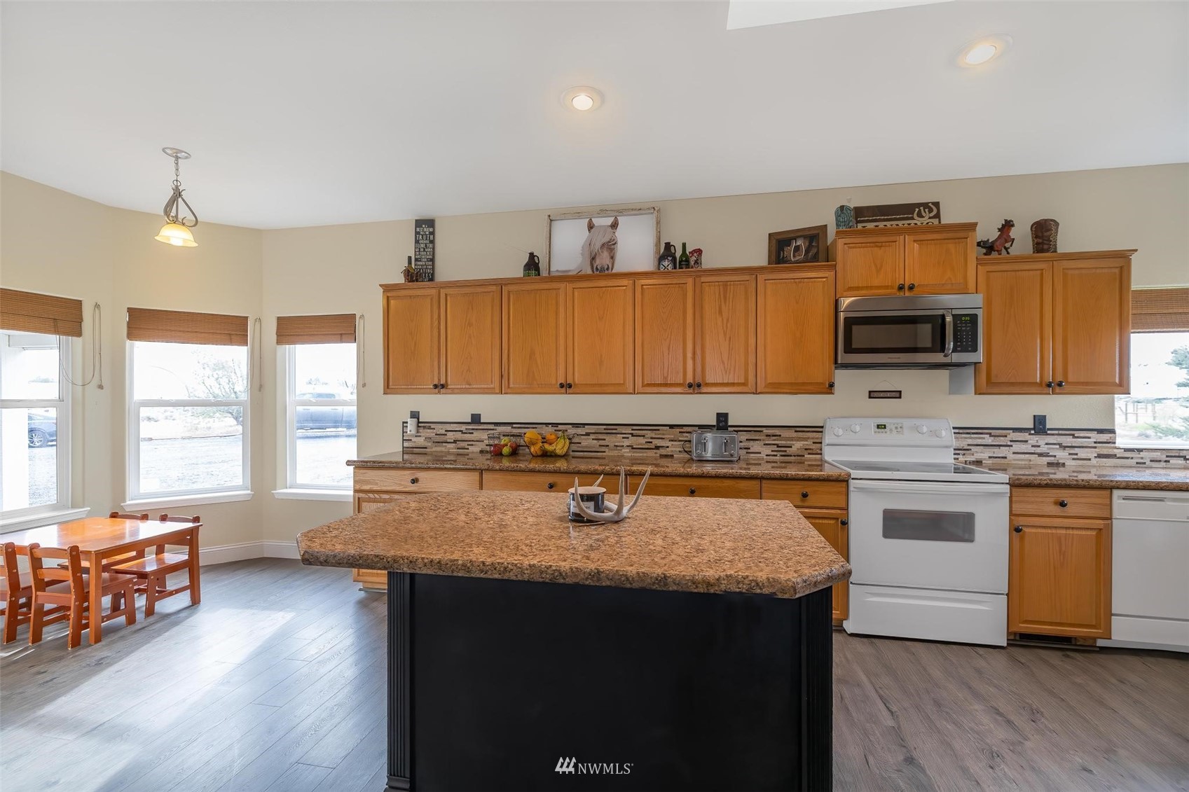 12439 Dodson Road Northwest Ephrata, WA 98823 - Photo 7 of 25 Gallery Image 7