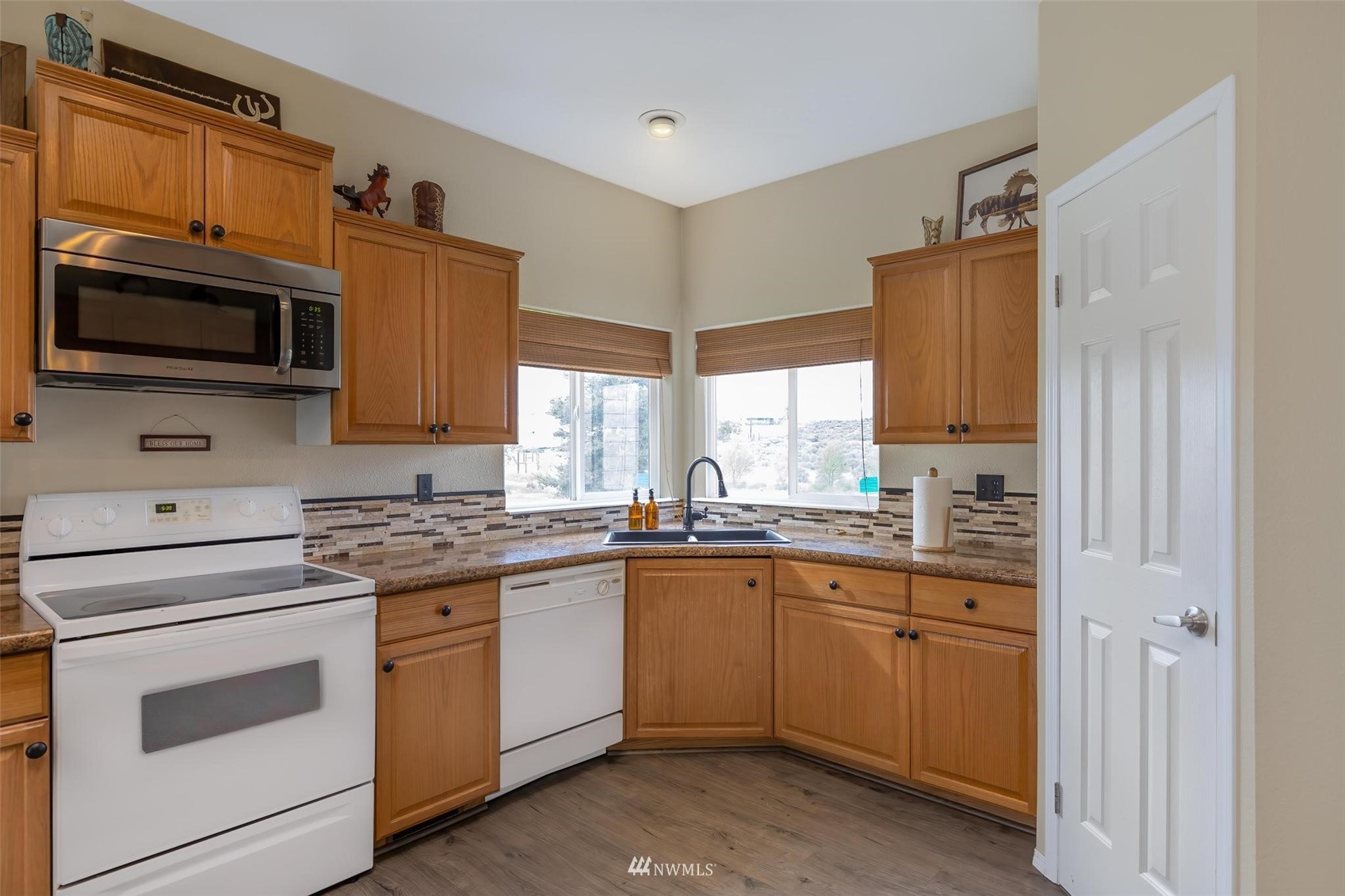12439 Dodson Road Northwest Ephrata, WA 98823 - Photo 8 of 25 Gallery Image 8