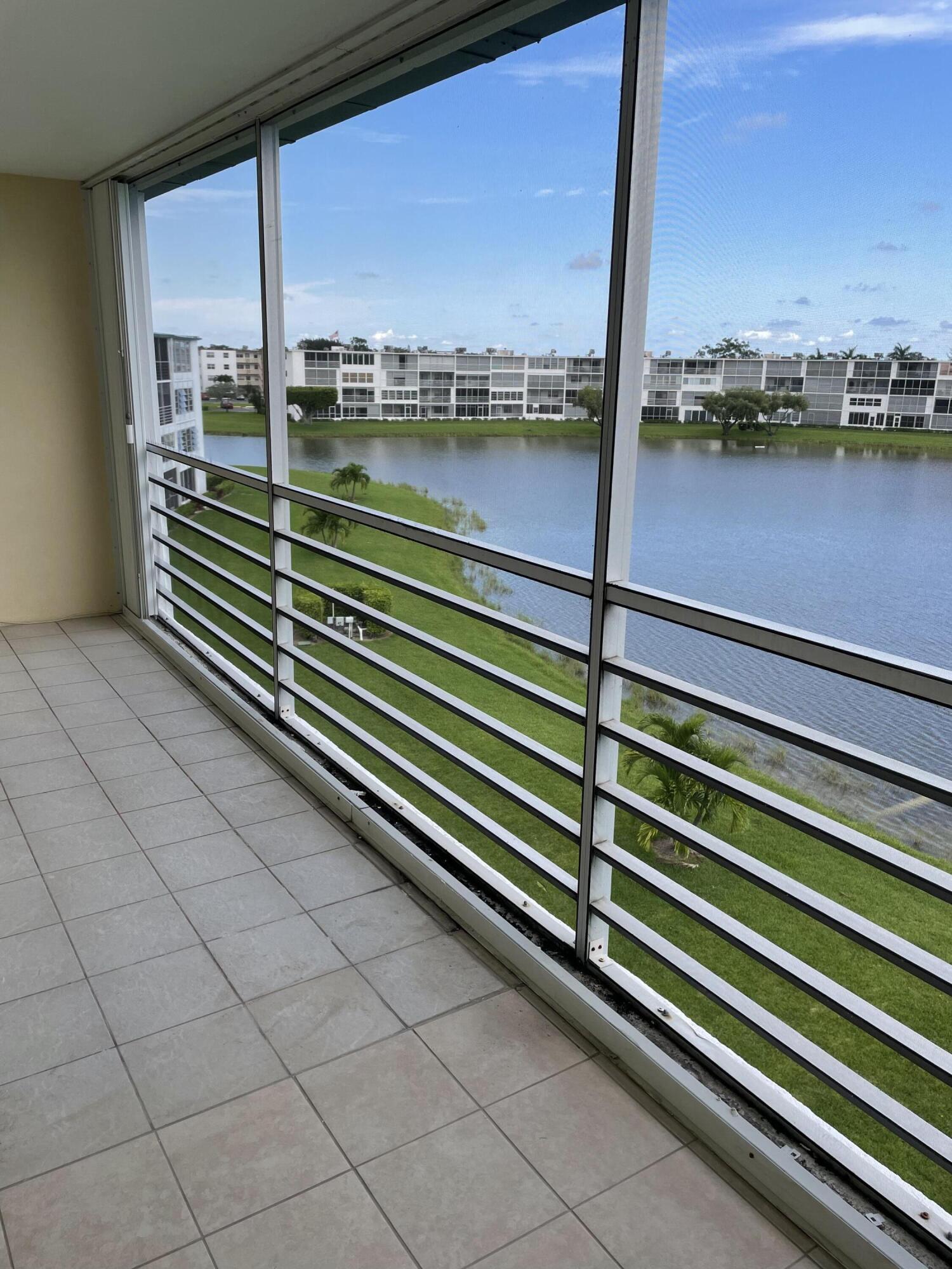 4026 Exeter Boca Raton, FL 33434 - Photo 3 of 16 4E122218-1601-4792-9B4B-8B87B1ABA257
