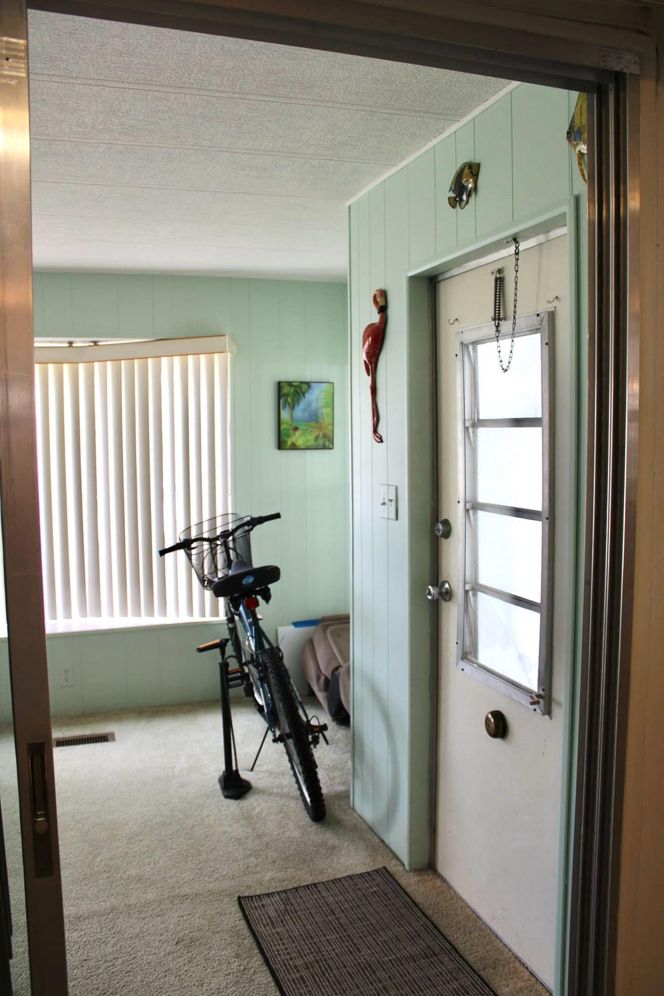164 Camino Del Rio Port St. Lucie, FL 34952 - Photo 12 of 26 Screened in room view right