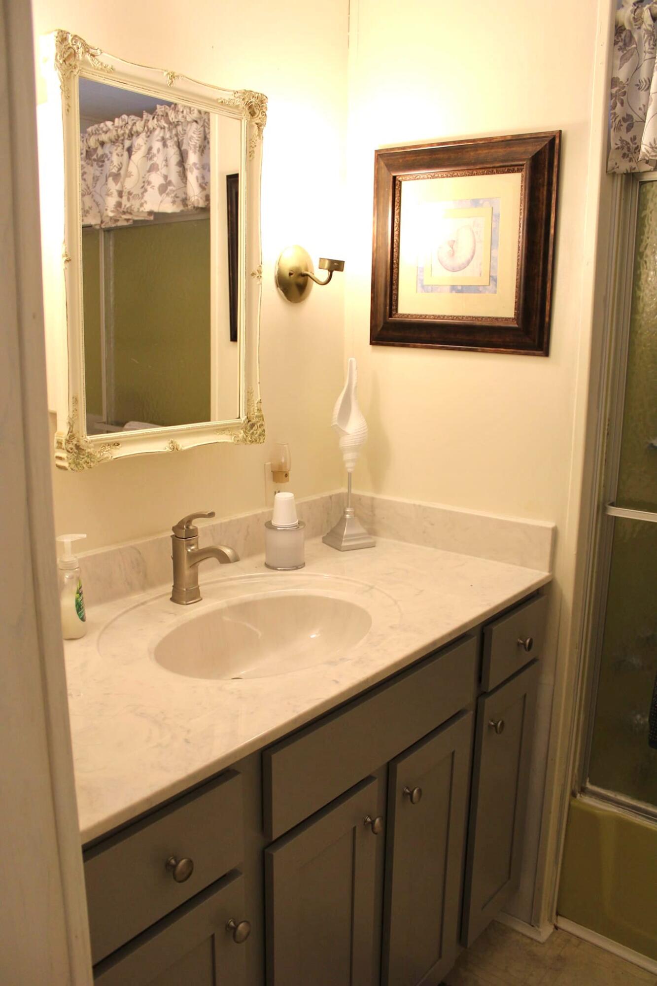 164 Camino Del Rio Port St. Lucie, FL 34952 - Photo 16 of 26 Guest New vanity!
