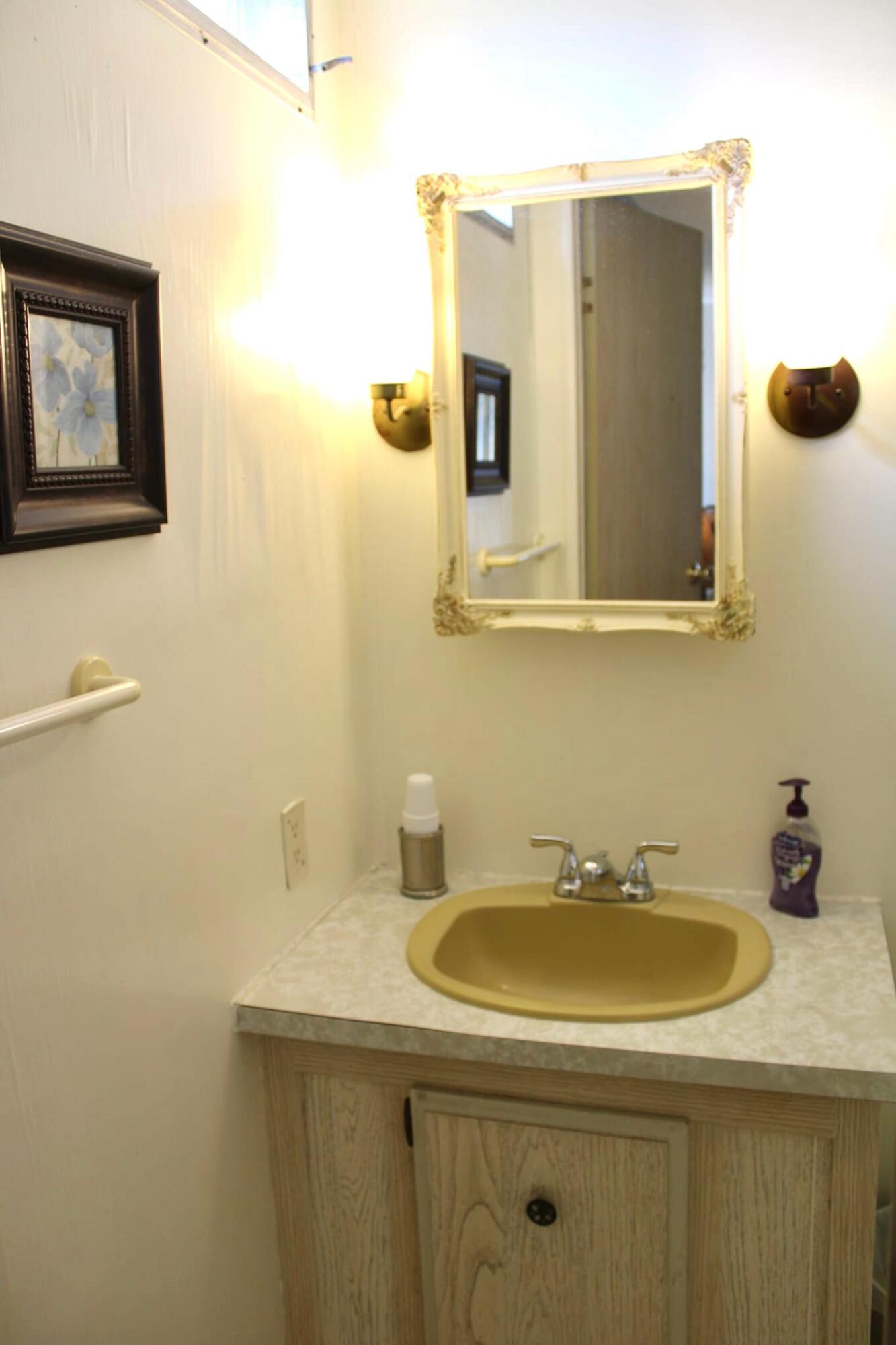 164 Camino Del Rio Port St. Lucie, FL 34952 - Photo 21 of 26 Master bath