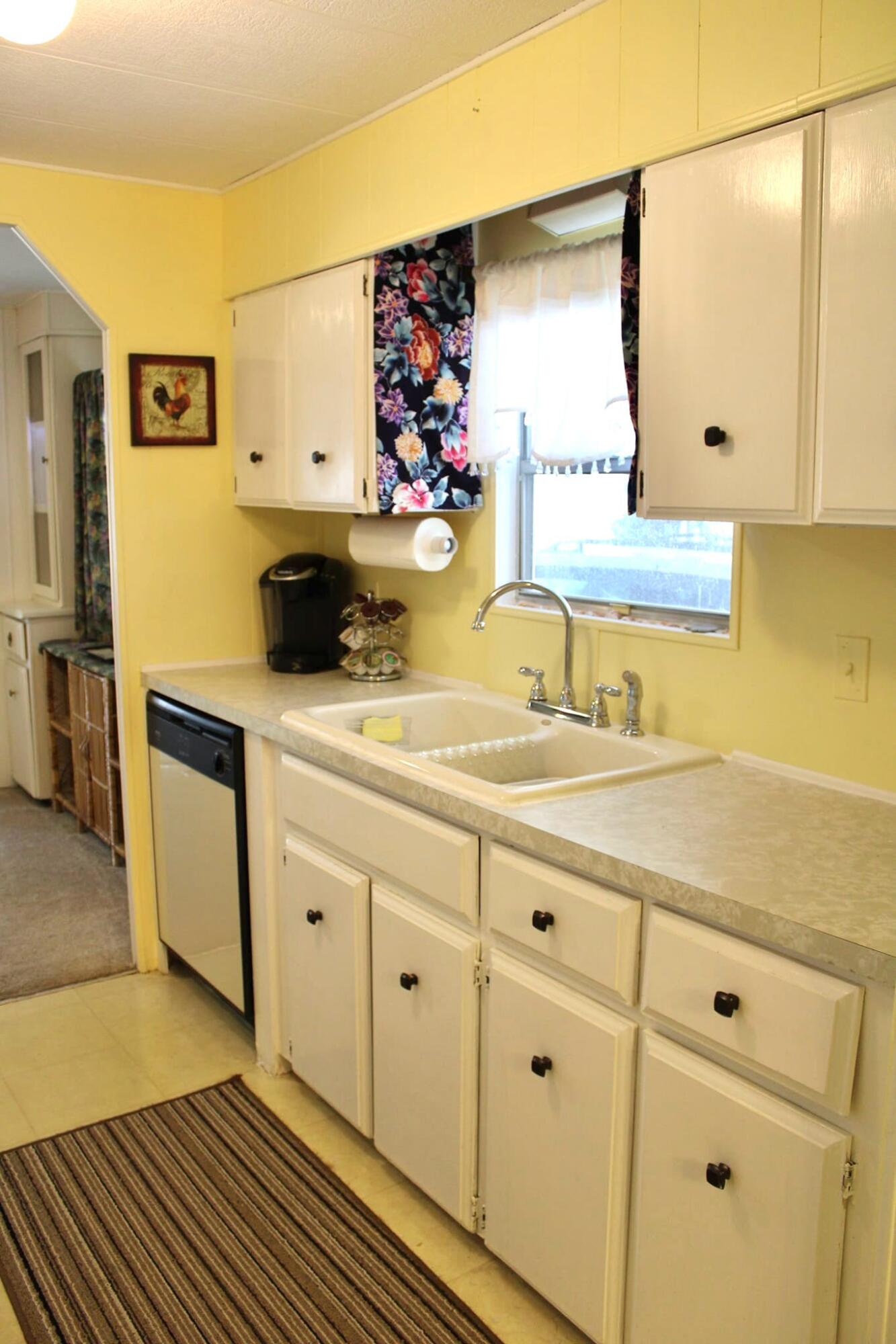 164 Camino Del Rio Port St. Lucie, FL 34952 - Photo 9 of 26 Kitchen