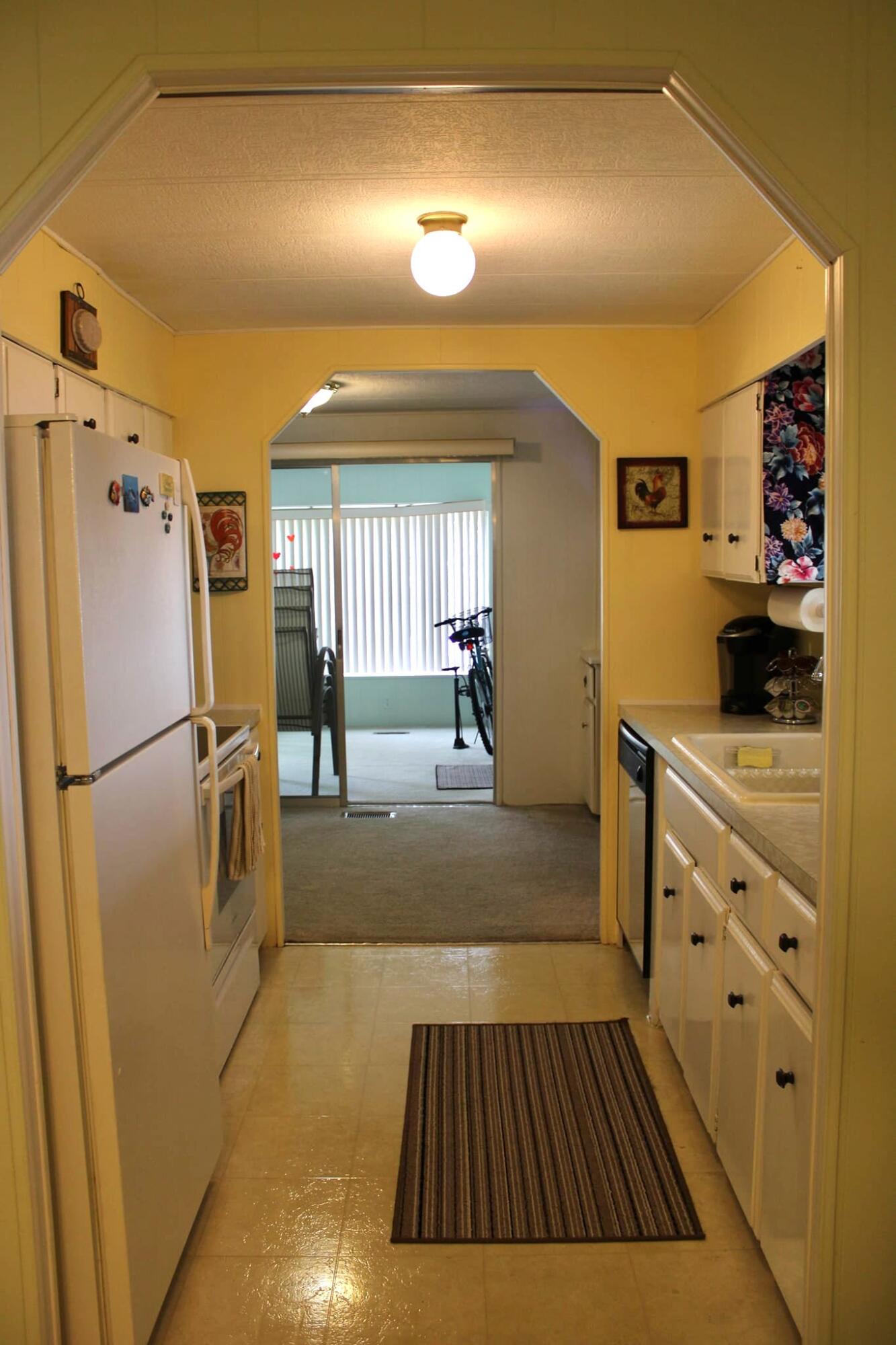164 Camino Del Rio Port St. Lucie, FL 34952 - Photo 10 of 26 Kitchen 2
