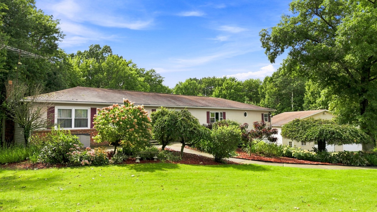 16737 Round Top Road Meadville, PA 16335 - Photo 2 of 44 Gallery Image 2