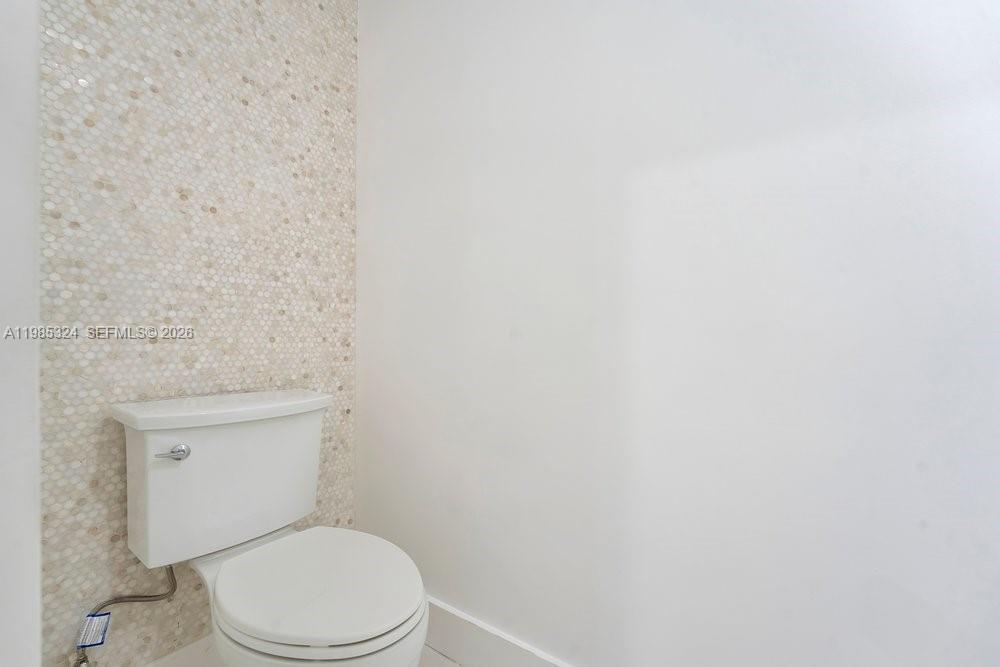 4053 Southwest 8th Street Plantation, FL 33317 - Photo 13 of 39