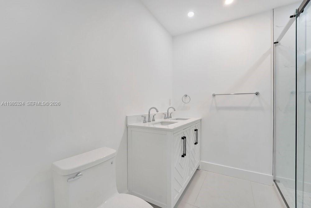 4053 Southwest 8th Street Plantation, FL 33317 - Photo 18 of 39