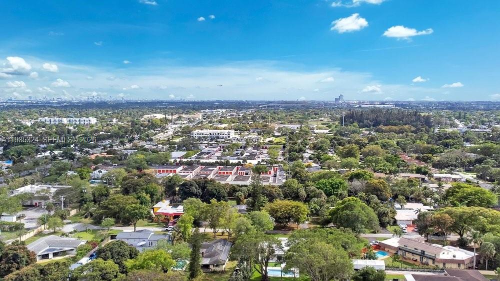 4053 Southwest 8th Street Plantation, FL 33317 - Photo 38 of 39